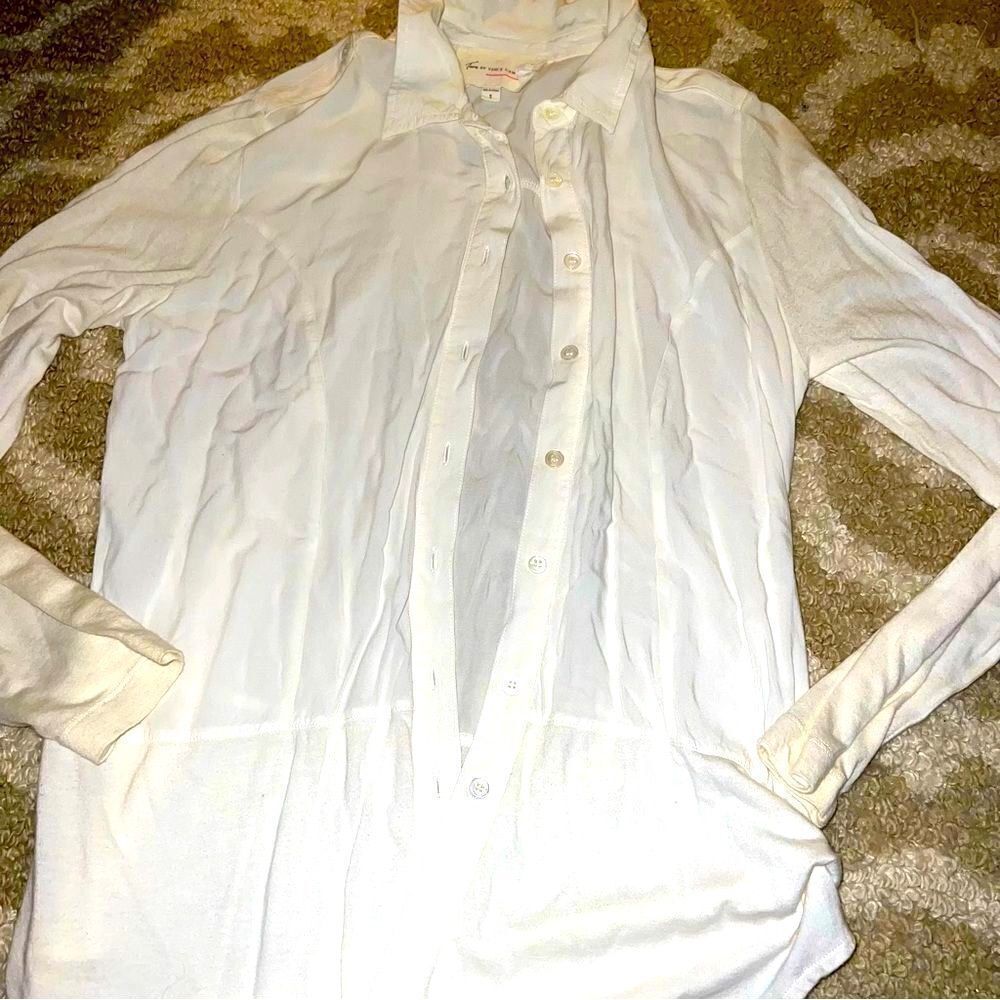 Two by Vince Camuto size S shirt